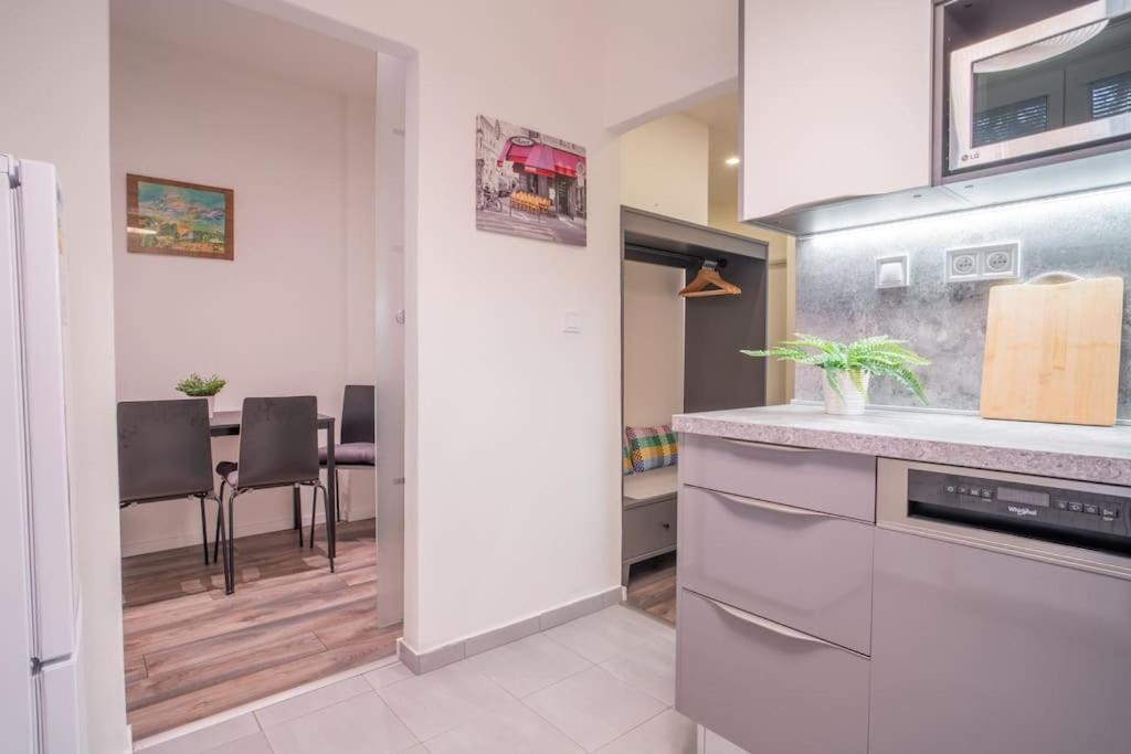 Sukromny Staromestsky Apartman V Uzasnej Lokalite/Cozy Old-Town Apartment In A Great Neighborhood Bratislava Exteriör bild